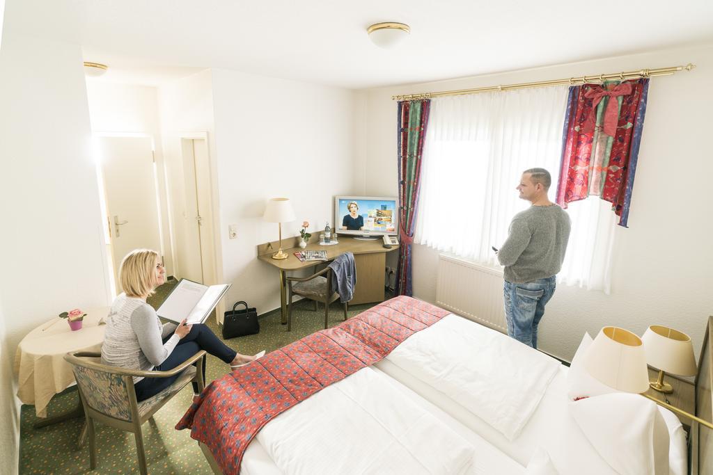 Das Fritz Hotel Schwerin Schoene Lage Im Gruenen Mit Regionaler Kueche Kostenfreien Parkplaetzen Und E Ladestation Habitación foto